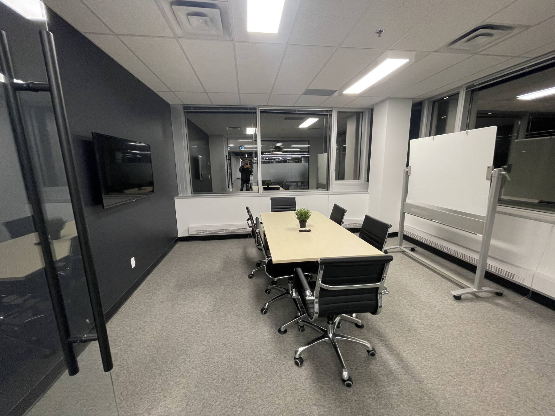 Finished meeting room with a glass wall
